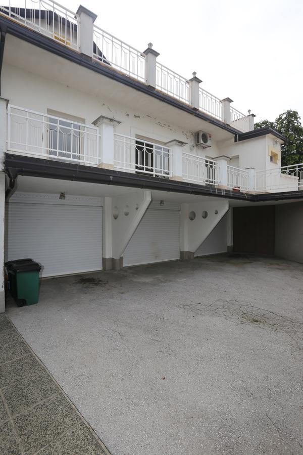 Apartments Villa Irma SJJ Eksteriør bilde